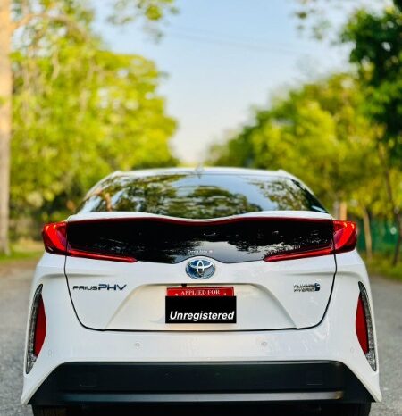 
								Toyota Prius PHV (Plug In Hybrid) 2020 full									