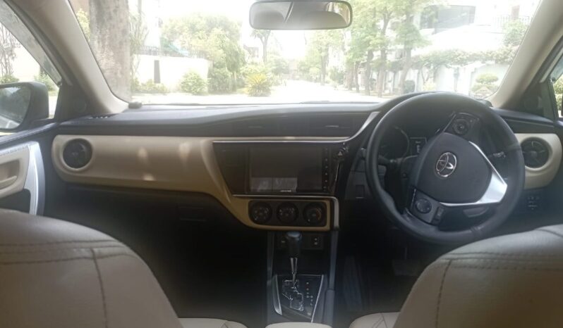 
								Toyota Corolla Altis Automatic 1.6 2018 full									