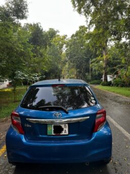 
										Toyota Vitz .F 1.3 2015 full									