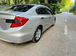 
										Honda Civic 1.8 i-VTEC CVT 2013 full									