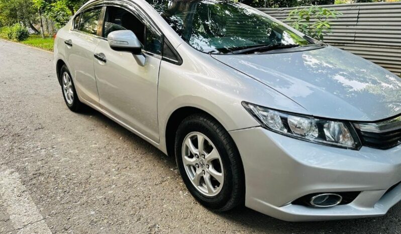 
								Honda Civic 1.8 i-VTEC CVT 2013 full									