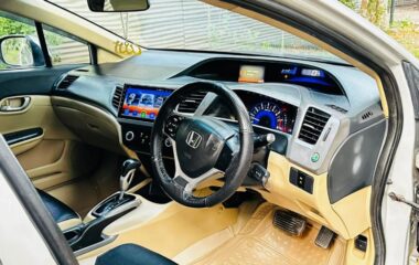 Honda Civic 1.8 i-VTEC CVT 2013