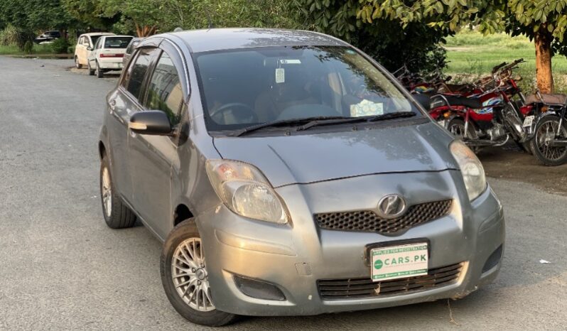 
								Toyota Vitz B 1.0 2010 full									