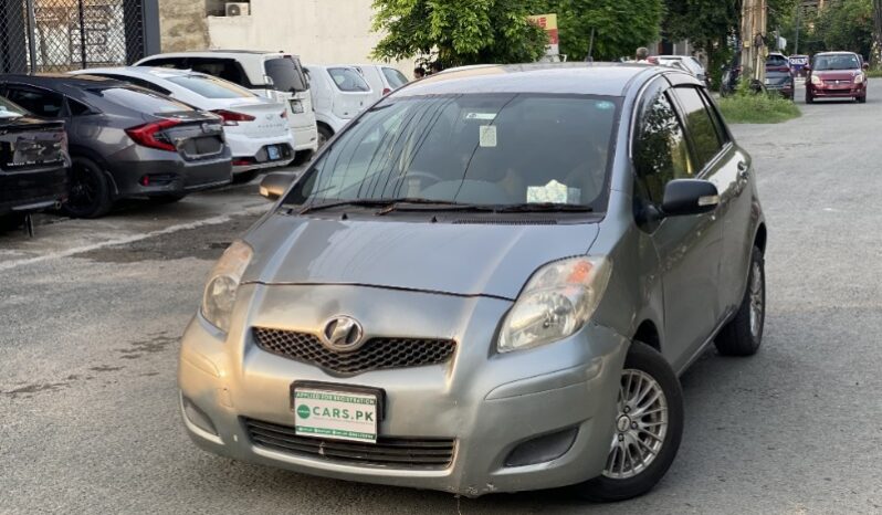 
								Toyota Vitz B 1.0 2010 full									