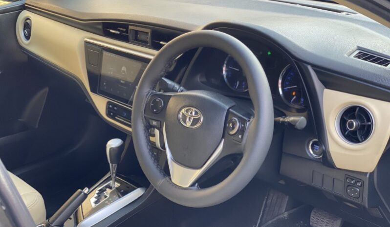 
								Toyota Corolla Altis Grande 1.8 2017 full									