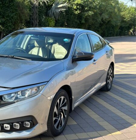 
								Honda Civic Oriel 1.8 i-VTEC CVT 2017 full									