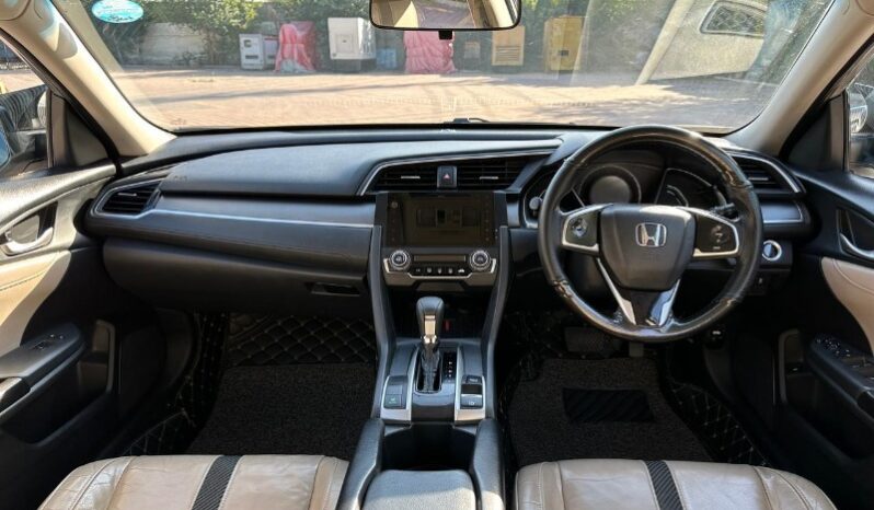 
								Honda Civic Oriel 1.8 i-VTEC CVT 2017 full									