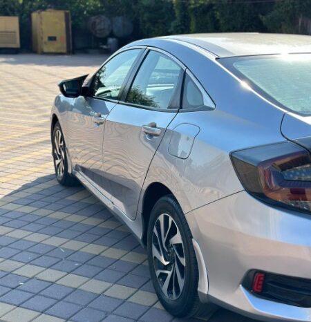 
								Honda Civic Oriel 1.8 i-VTEC CVT 2017 full									