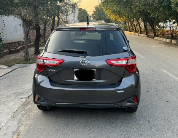 
								Toyota Vitz .F 1.0 2017 full									