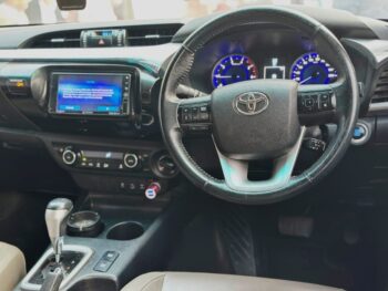 Toyota Hilux Revo V Automatic 2.8 2018