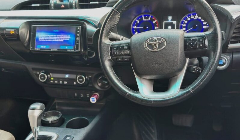 
								Toyota Hilux Revo V Automatic 2.8 2018 full									