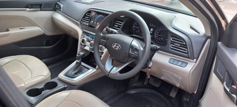 
								Hyundai Elantra GL.. 2024 full									