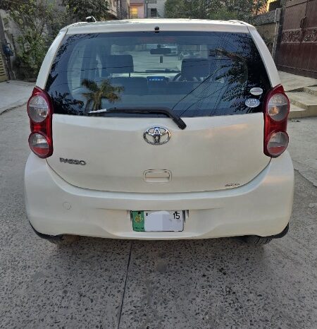 
								Toyota Passo G 1.0 2012 full									