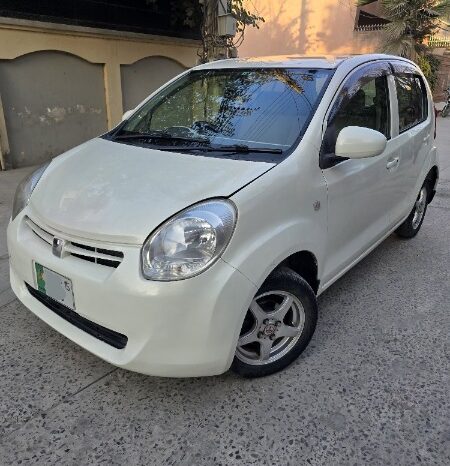 
								Toyota Passo G 1.0 2012 full									