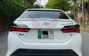 Toyota Corolla Altis Grande CVT-i 1.8 2017
