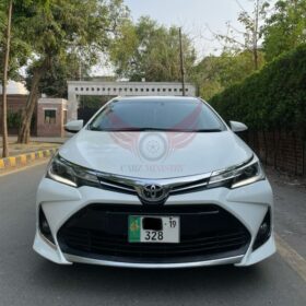 Toyota Corolla Altis Grande CVT-i 1.8 2017