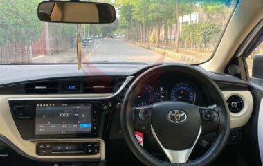 Toyota Corolla Altis Grande CVT-i 1.8 2017