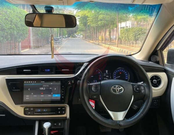 
								Toyota Corolla Altis Grande CVT-i 1.8 2017 full									
