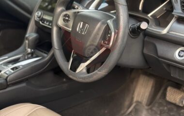 Honda Civic 1.8 i-VTEC CVT 2017