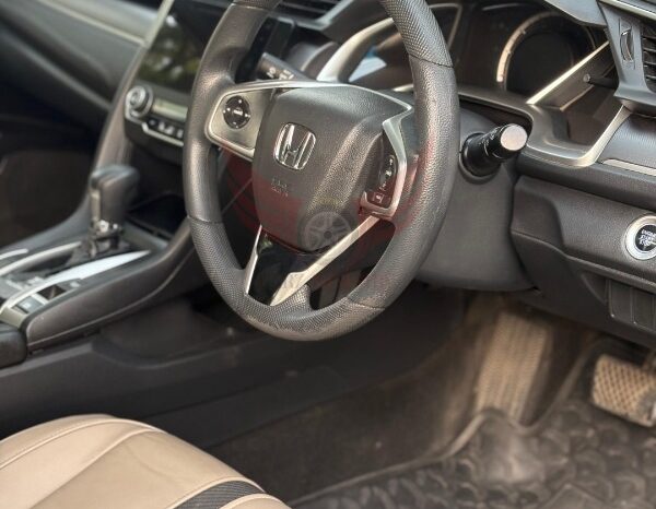 
								Honda Civic 1.8 i-VTEC CVT 2017 full									