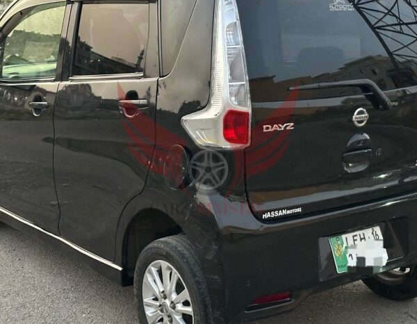 
								Nissan Dayz Highway star 2013 full									