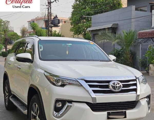
								Toyota Fortuner 2.8 Sigma 4 2019 full									